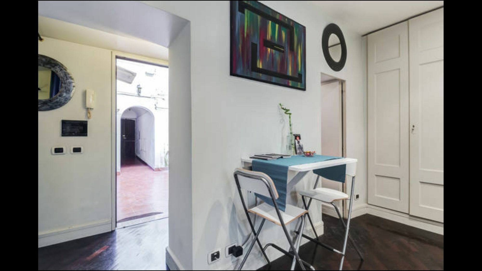 Sharing Apartment