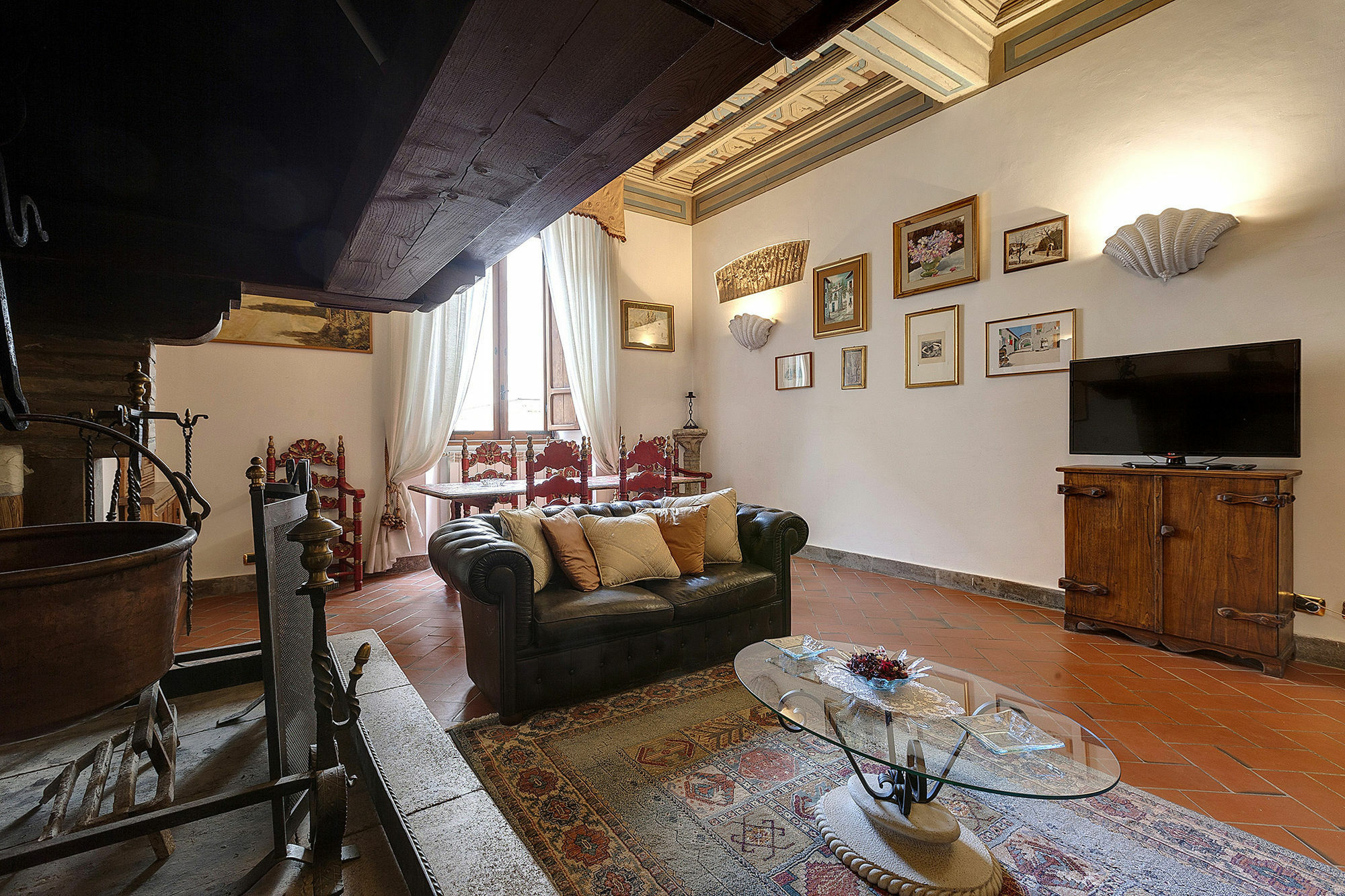 Sharing Apartment